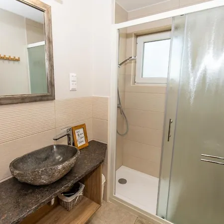 Old Boatman's House * Bled